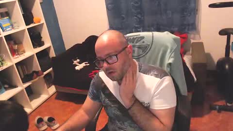 ravingr3d3 online show from February 25, 12:47 am