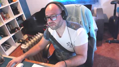 ravingr3d3 online show from February 25, 3:16 pm