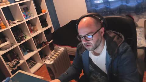 ravingr3d3 online show from February 27, 9:11 am