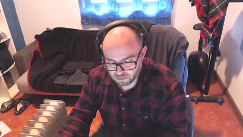 ravingr3d3 online show from March 3, 5:07 pm