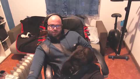 ravingr3d3 online show from March 3, 10:42 pm