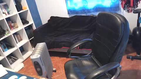 ravingr3d3 online show from March 5, 8:54 am