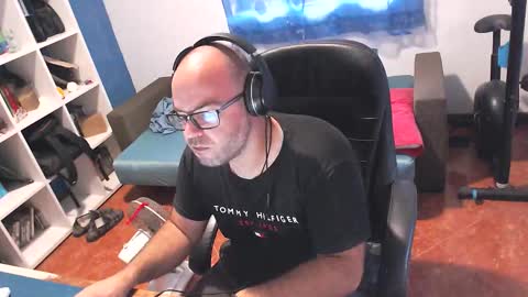 ravingr3d3 online show from September 10, 8:25 am