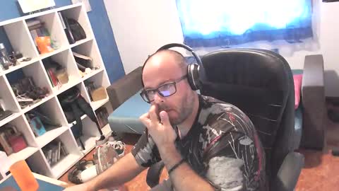 ravingr3d3 online show from September 16, 10:49 am