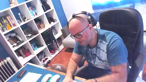 ravingr3d3 online show from October 8, 10:24 am