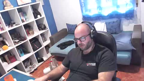 ravingr3d3 online show from October 21, 9:43 am