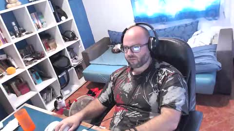 ravingr3d3 online show from October 22, 10:37 am