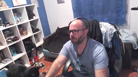 ravingr3d3 online show from October 28, 11:18 pm