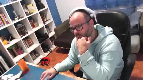 ravingr3d3 online show from November 16, 2:55 pm