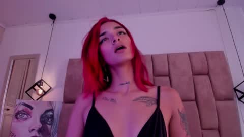 ravynrouge_ online show from October 20, 7:03 pm