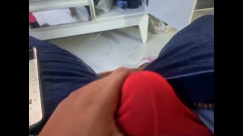 ray_rey1210 online show from February 24, 11:41 am