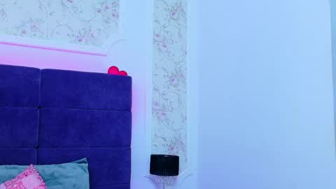 RaysaDrake online show from April 14, 4:40 am