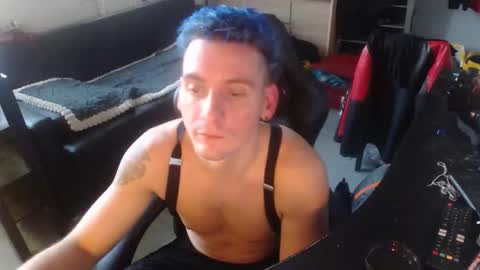 Rayzel online show from November 9, 2:59 pm