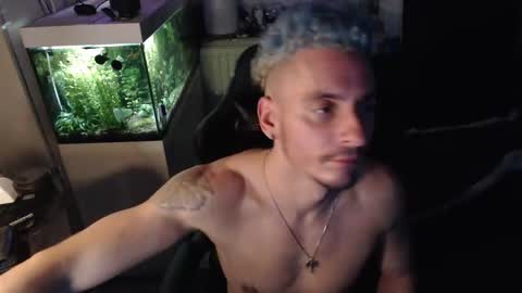 Rayzel online show from January 13, 5:02 am