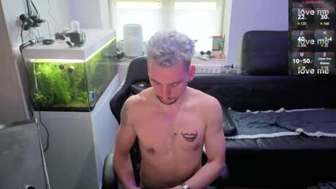 Rayzel online show from February 6, 2:42 pm