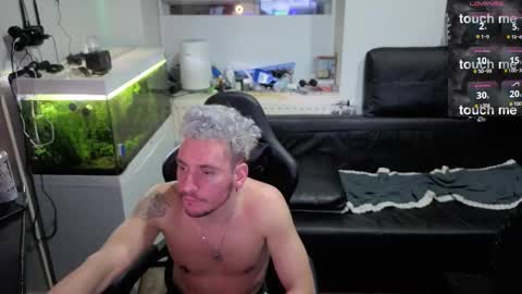 Rayzel online show from February 9, 1:42 am