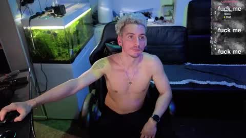 Rayzel online show from February 10, 6:45 pm