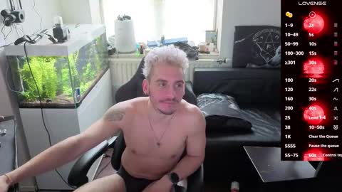 Rayzel online show from March 17, 1:25 pm