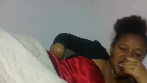 Snapshot of razanastine chatting on November 9, 9:29 am razanastine online show from November 9, 9:29 am