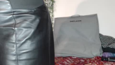 Fannie online show from March 1, 11:04 pm