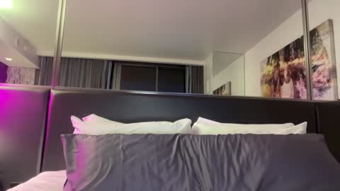 Jade  online show from December 16, 1:10 am