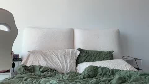 Jade  online show from September 9, 12:54 am