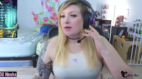 Snapshot of realsamisins chatting on December 2, 6:14 pm Snap - RealSamiSins online show from December 2, 6:14 pm