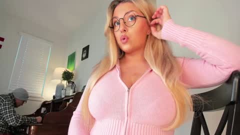 Maria  Realto online show from December 21, 9:11 pm