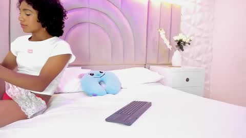 Rebeca online show from December 21, 12:45 pm