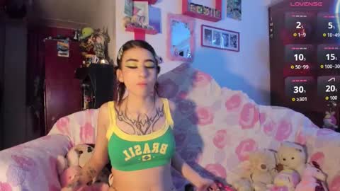 Snapshot of rebecahart chatting on February 15, 4:20 am Rebecca online show from February 15, 4:20 am