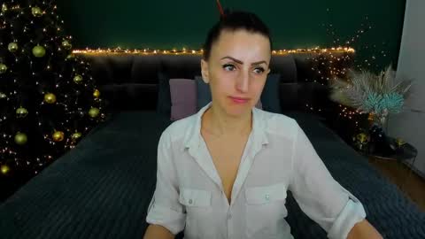 Snapshot of rebecca_diamonds chatting on January 13, 6:49 am rebecca_diamonds online show from January 13, 6:49 am