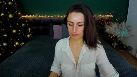 Snapshot of rebecca_diamonds chatting on January 13, 9:52 am rebecca_diamonds online show from January 13, 9:52 am