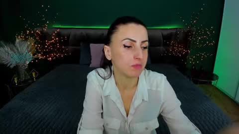Snapshot of rebecca_diamonds chatting on March 6, 10:09 am rebecca_diamonds online show from March 6, 10:09 am