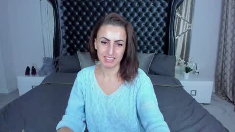 rebecca_diamonds online show from December 3, 6:54 am