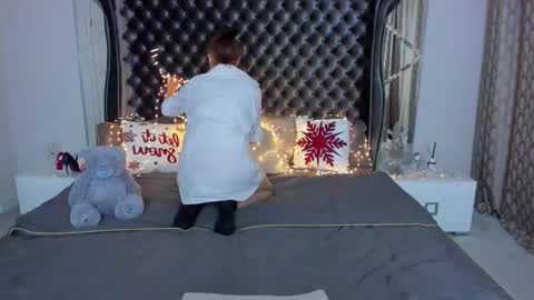 rebecca_diamonds online show from January 8, 6:37 am