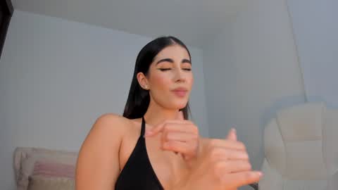 Snapshot of rebeccabaxter chatting on December 5, 4:20 am Rebecca online show from December 5, 4:20 am