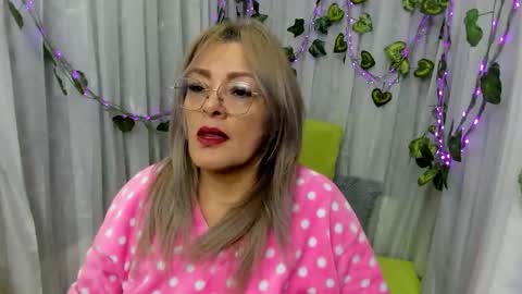 Snapshot of rebeccamayer031 chatting on October 14, 2:45 am Rebecca online show from October 14, 2:45 am