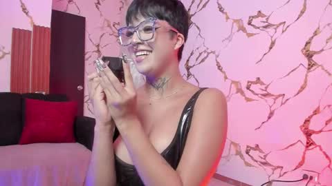 Snapshot of rebeka_baker chatting on October 29, 6:37 am REBEKA online show from October 29, 6:37 am