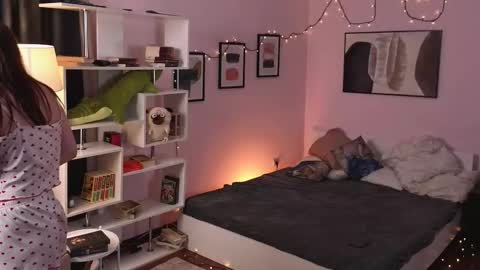 Lylu online show from February 28, 7:26 pm