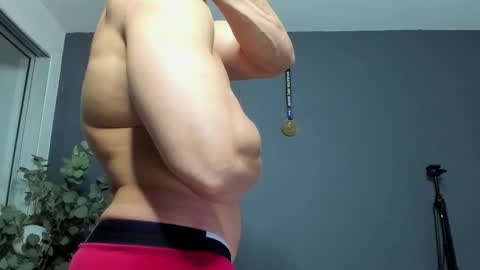 twitter REECET26 instagram RECCETAYLOR online show from February 7, 1:31 am