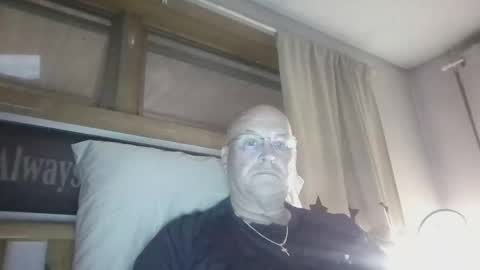 Snapshot of recman15 chatting on October 8, 1:36 am Mtn. Man online show from October 8, 1:36 am