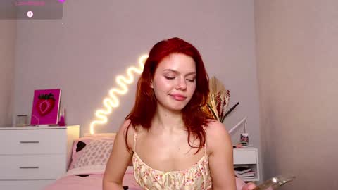 Snapshot of red__candy chatting on December 7, 6:37 pm red__candy online show from December 7, 6:37 pm