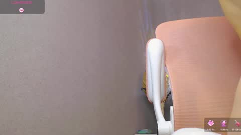 Snapshot of red__candy chatting on March 3, 6:33 pm red__candy online show from March 3, 6:33 pm