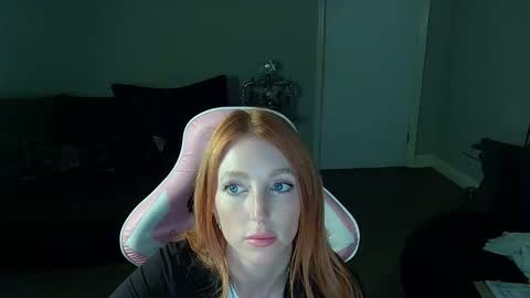 Snapshot of red_firesquirt chatting on September 22, 9:28 pm Red - online show from September 22, 9:28 pm