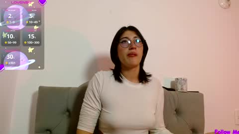Snapshot of red_moonn chatting on December 19, 2:35 pm IG OF red moonn online show from December 19, 2:35 pm