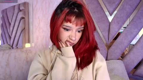 Snapshot of red_pandaa chatting on December 14, 4:40 am red_pandaa online show from December 14, 4:40 am