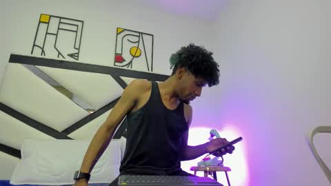 Snapshot of redbryan_ebano chatting on October 17, 7:38 pm redbryan_ebano online show from October 17, 7:38 pm