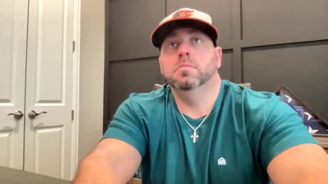 Snapshot of redbull1414 chatting on December 26, 10:52 pm RedBull online show from December 26, 10:52 pm