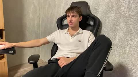 Snapshot of redbullshine chatting on October 11, 2:44 am redbullshine online show from October 11, 2:44 am