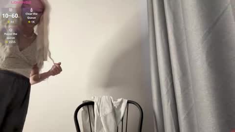 Mia online show from February 3, 2:11 pm